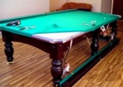 Disassembling pool table